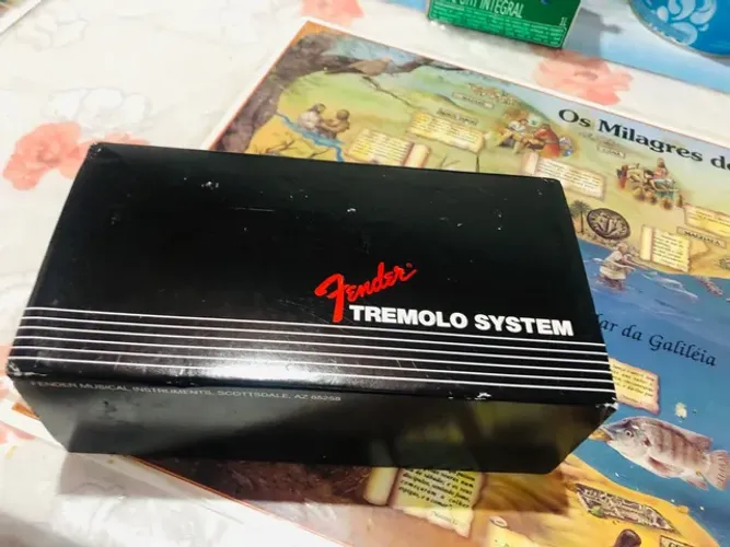 Tremolo Fender Stratocaster MIM dois pivôs 