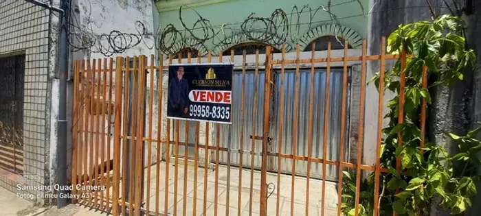 A Casa a Venda Próximo a Praça Centenário Sentido Centro
