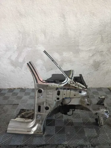 Caixa de roda direita Citroen C3 Picasso 2012 2015