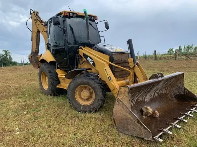 Retroescavadeira 416 E 4x4 ano 2012