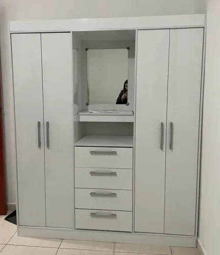 guarda roupa novo com espelho