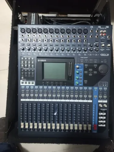 Mesa de som Yamaha 01V 
