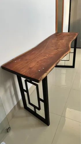 Mesa de Prancha Rústica - Madeira Resistente com Pés de Ferro (2,04m)