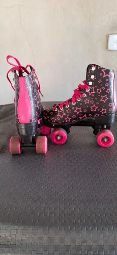 Patins de Rodinhas Infantil Estampa de Estrelas Rosa