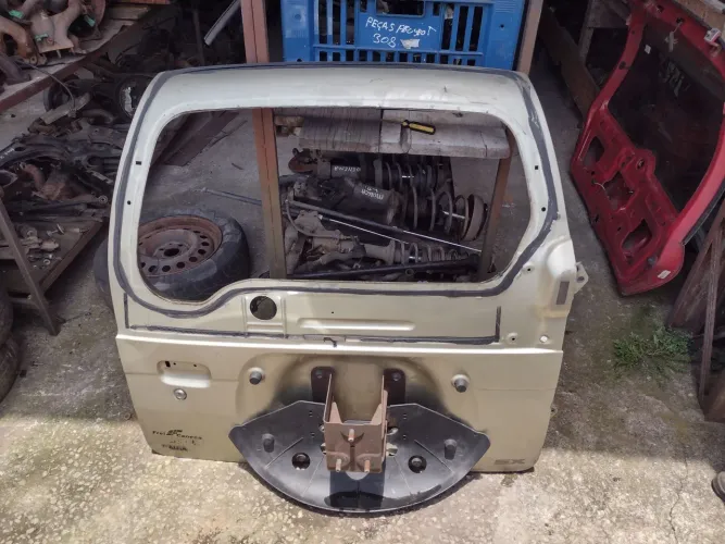 Tampa Traseira Daihatsu térios ano 98 99 original 