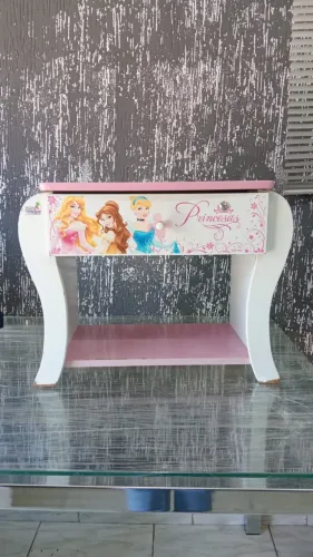 Mesa infantil Princesas Disney da Pura Magia