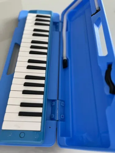 Escaleta Yamaha P32D Azul