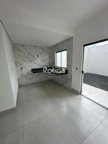 Casa com 2 suítes e quintal ao lado da Praça do Jacaré Novo Mundo/Vida Nova