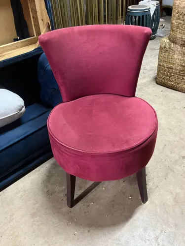 Poltrona em tecido veludo (LEIA A DESCRIÇÃO)