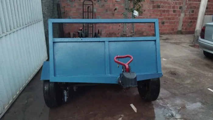 Carrocinha para moto.. comprimento 1,70 largura 1,20 altura 40 altura 40