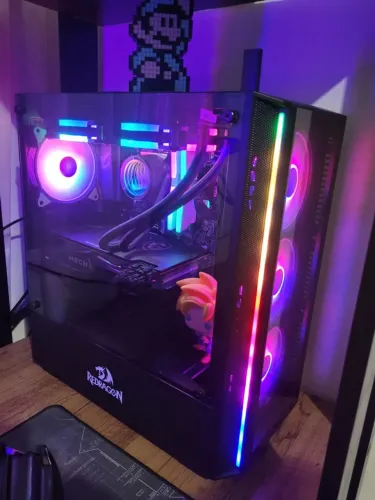 PC Gamer - Ryzen 5700x + RX 6750 XT + 32gb Ram (3200mhz)