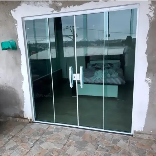 PORTA DE CORRER DE VIDRO TEMPERADO