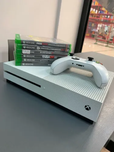 Xbox one s com garantia + jogo brinde + preço baixo