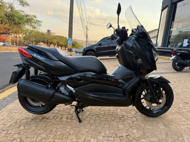 YAMAHA XMAX 250
