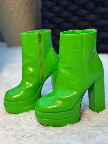 Bota Plataforma Feminina Verde Croco