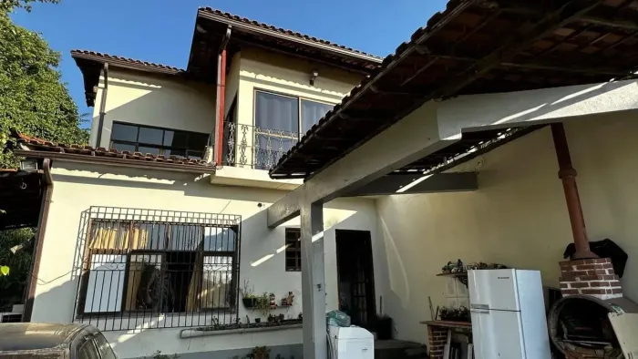 Sobrado para Venda em Rio de Janeiro, Praça Seca, 2 dormitórios, 1 banheiro, 3 vagas