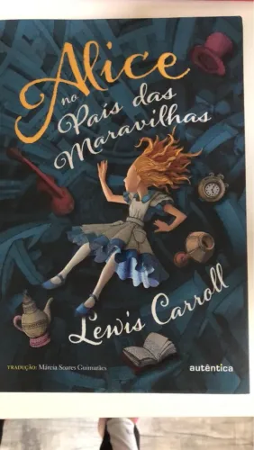 Alice no País das Maravilhas - Livro
