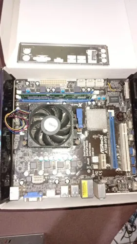 Placa mãe Asrock A75M-HVS com processador Amd A6-3670, 4gb 175,00