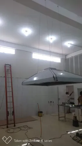 Coifas industriais em aço inox sob medida 