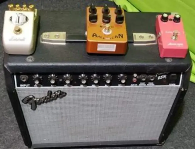 Amplificador Fender 25r frontman 