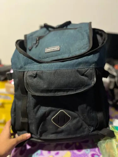 Mochila Eastpak Azul e Preta