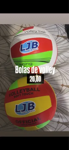 Bolas de futebol e volley 