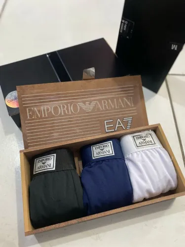 Cuecas Emporio Armani - 3 peças vai na caixinha de madeira