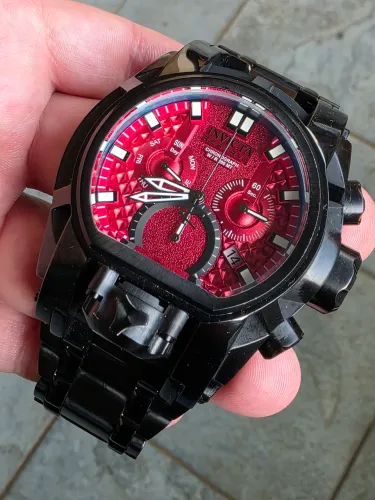 ? Potência e Design: Conheça o Invicta 26710, Um Gigante em Detalhes ?