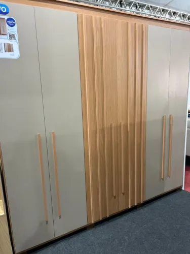 Guarda roupa de casal