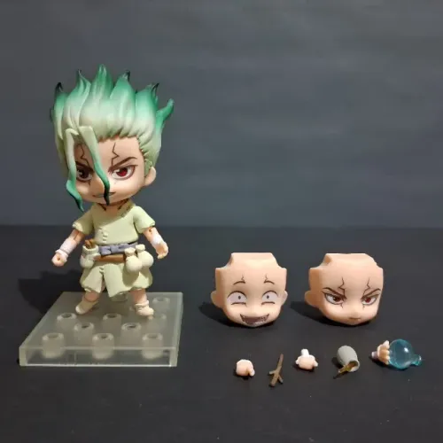 Action Figure Articulável Senku Ishigami Dr Stone 12cm PVC Com Base e Suporte