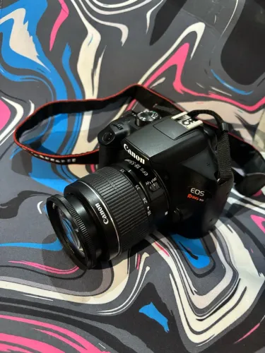Câmera DSLR Canon EOS Rebel T6 + Lente 18-55mm