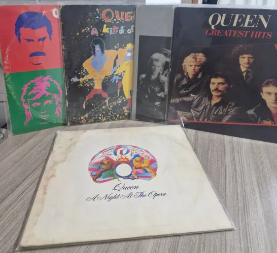 VINIL QUEEN