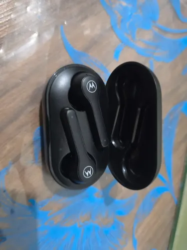 Moto buds 085