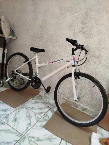 Vendo bicicleta semi-nova