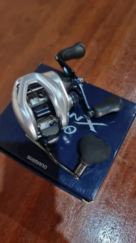 Carretilha Shimano Tranx 300 direita