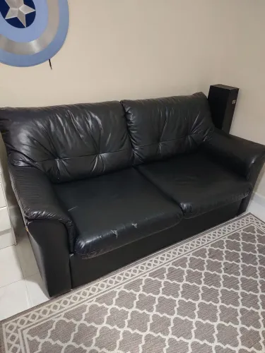 Sofa cama em couro 
