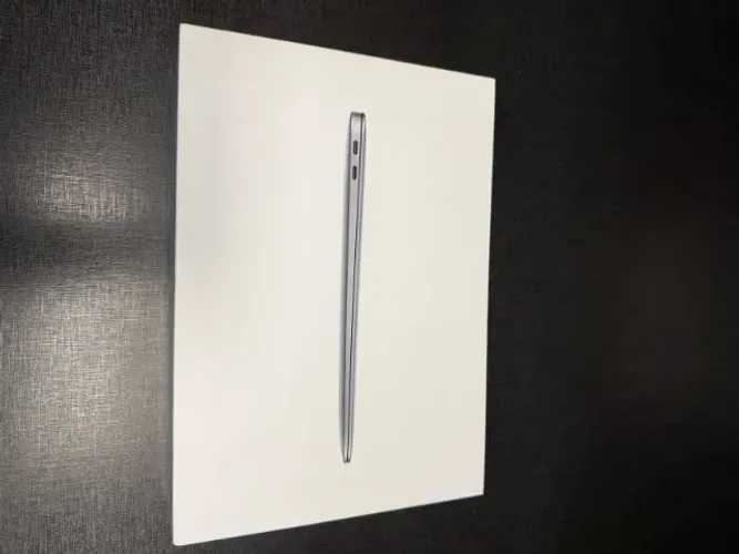 Macbook air m1 2020 8gb ssd 256gb apenas 20 ciclos