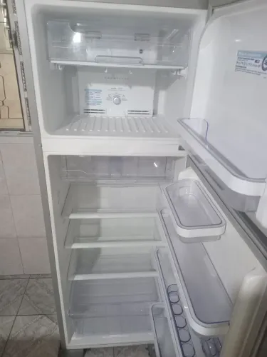 Vende-se Geladeira Inox