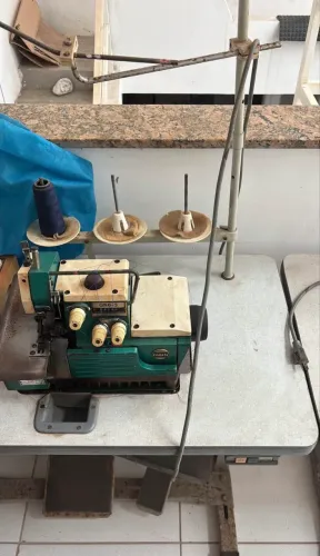 Vendo Máquina de Costura Yamata Galoneira Industrial