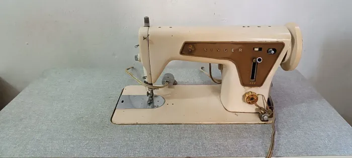Máquina De Costura Reta | Singer 660 Com Mesa Bancada<br>Com Mesa Bancada