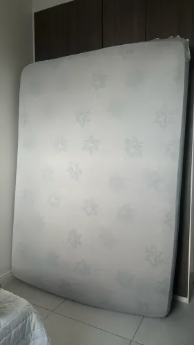 Colchão casal em ótimo estado