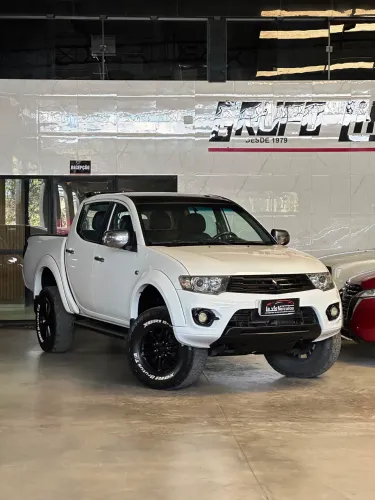 Mitsubishi L200 Triton HPE 3.2 CD TB Int.diesel AUT 2015