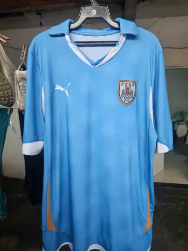 camisa titular da Seleção Uruguaia (AUF) dos anos 2006 a 2008, produzida pela Puma