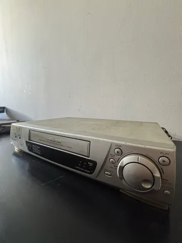 Videocassete Panasonic NV-HD685 VHS Hi-Fi Stereo Super Drive 6 Cabeças