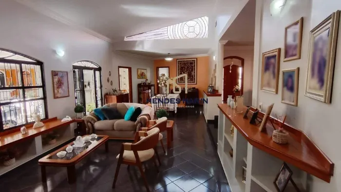 Casa com 4 dormitórios (2 suítes) 402 m² para locação por R$5.000,00 - Jardim Nova Yorque