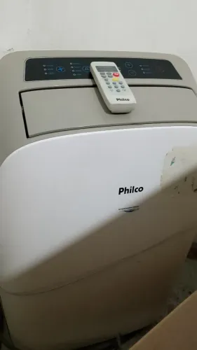 Ar condicionado portátil da Philco, 11000 BTUs, vendendo por motivo de espaço. R$1,300