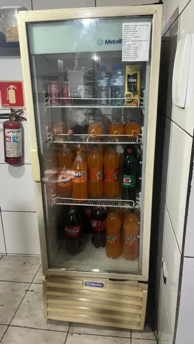 Expositora Metalfrio / Geladeira Comercial Vertical - Gelando Perfeitamente