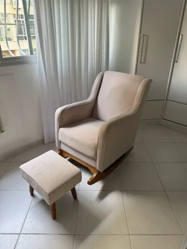 Vendo cadeira de amamentação 