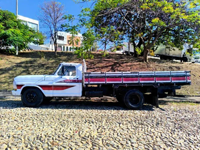 F4000 reformada , motor MWM , hidráulica