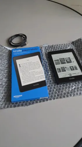 Kindle Paperwhite 10ª geração Novinho + Capa